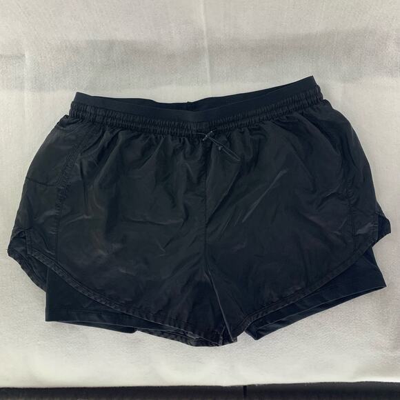 Nike Womens Black Training Shorts with Tights Interior Size Medium - Picture 1 of 6